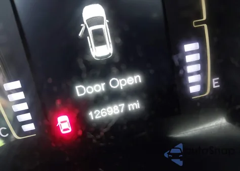 2015 Jeep Cherokee Latitude z USA, uszkodzony, nr VIN 1C4PJMCS6FW583227